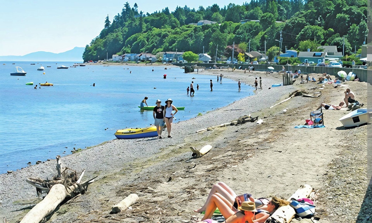 Point Roberts Apartment | Luxury Maple Beach Waterfront King apartment-Ground Floor only 50 feet to Beach.