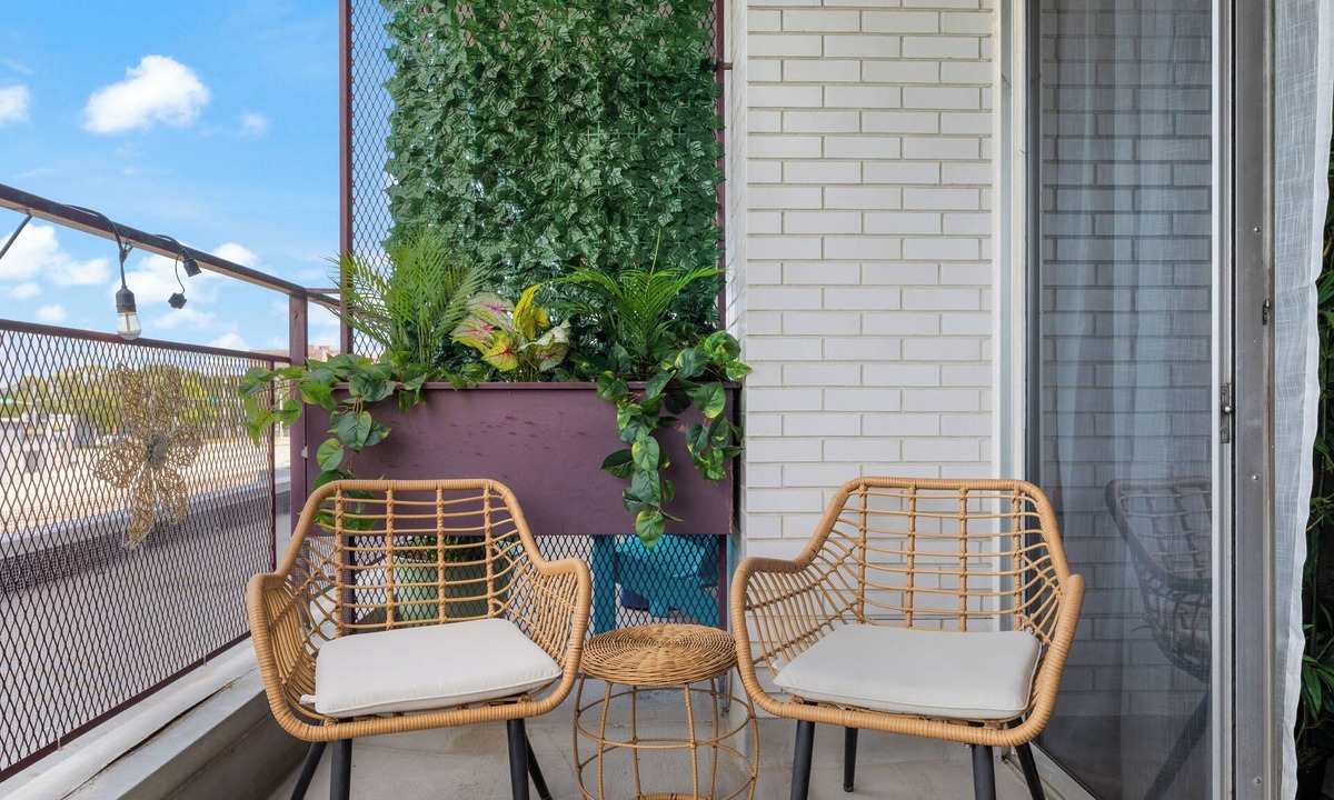Midtown Crossing Condo | Luxury Mid-century Condo, Cozy & Fully Remodeled. Stocked with Many Extras!
