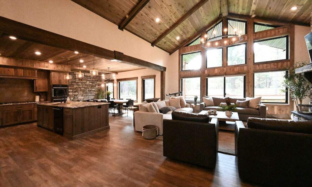 Island Park Cabin | Luxury Mountain Cabin w/Hot Tub & Theater!