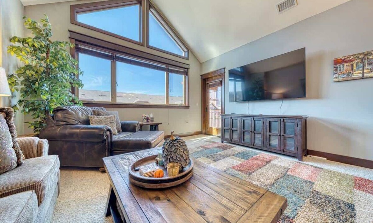 Coeur d'Alene Apartment | Luxury Riverstone Condo with Patio and Rooftop BBQ