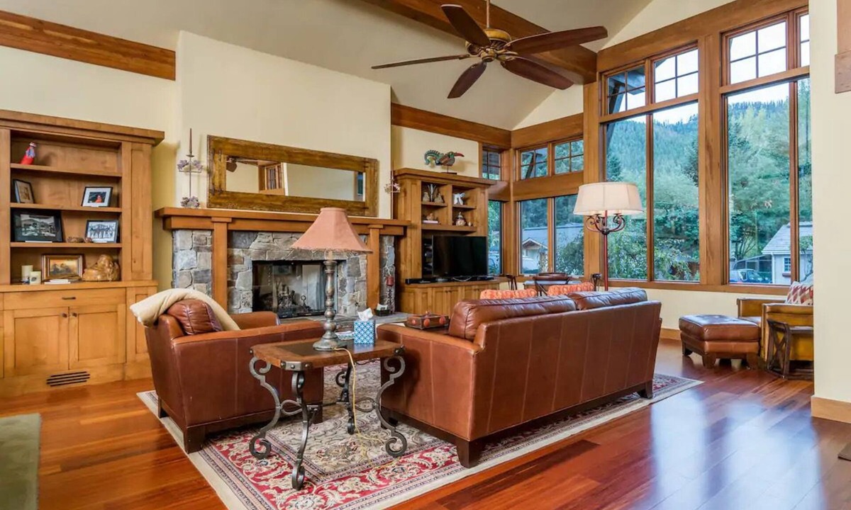 Ketchum House | Luxury ski chalet with mountain views, minutes to ski lifts