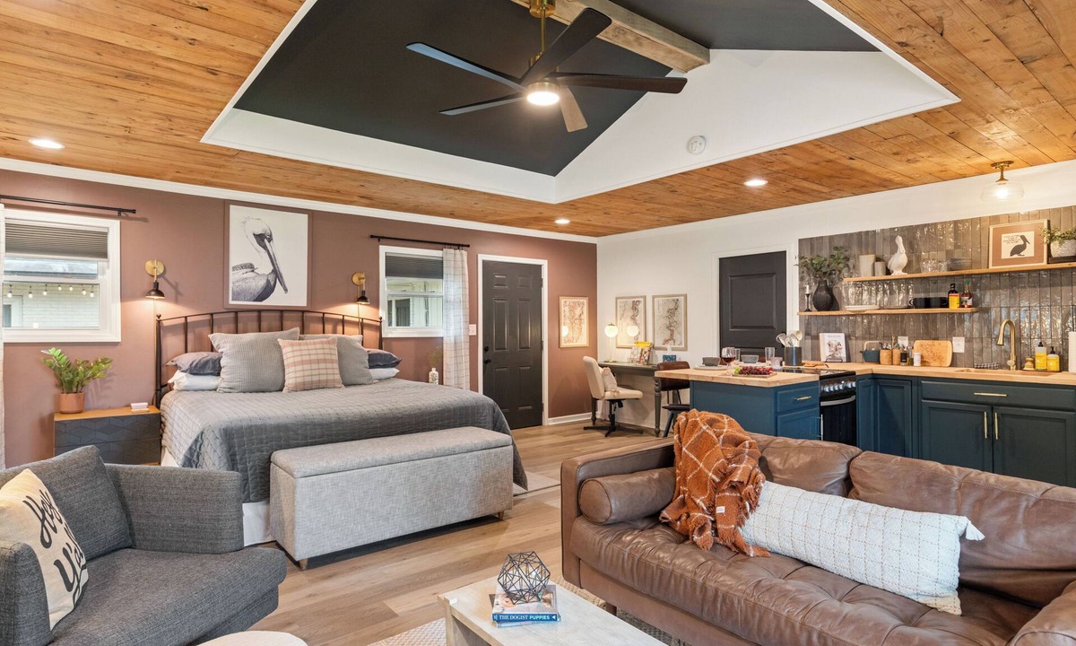 Lafayette Apartment | Luxury Studio in Cajun Country