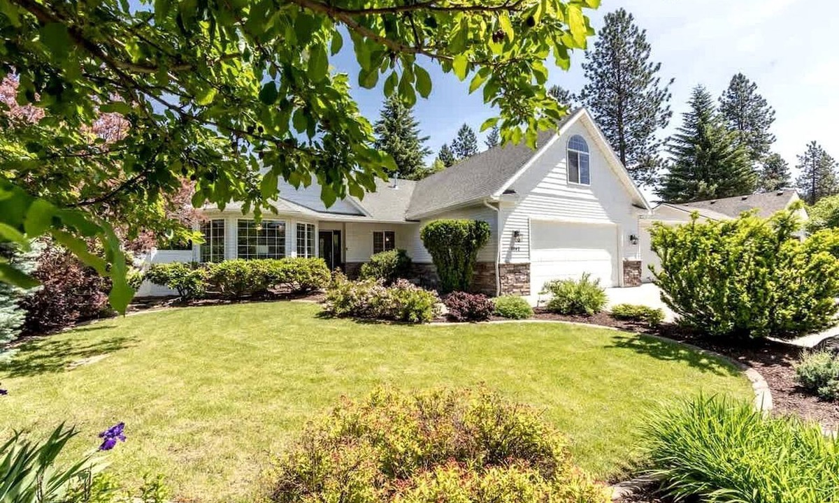 Coeur d'Alene House | Luxury Vacation Home with Private Theater & Fire Pit in Coeur d'Alene, Idaho