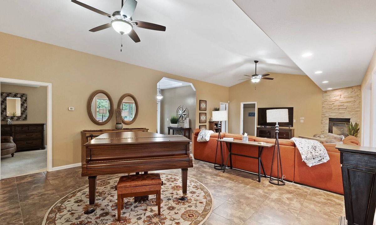 Medford Villa | Luxury Villa with King Beds, Game Room, Sleeps 11