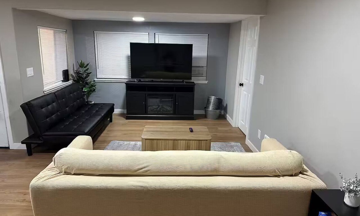 Gold Bar House | Mae’s Stay in Sky Valley Private Community