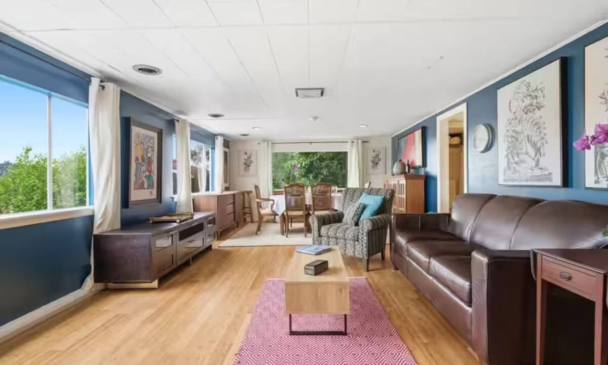 Southeast Magnolia House | Magnolia View Home ~ In The Heart Of Seattle