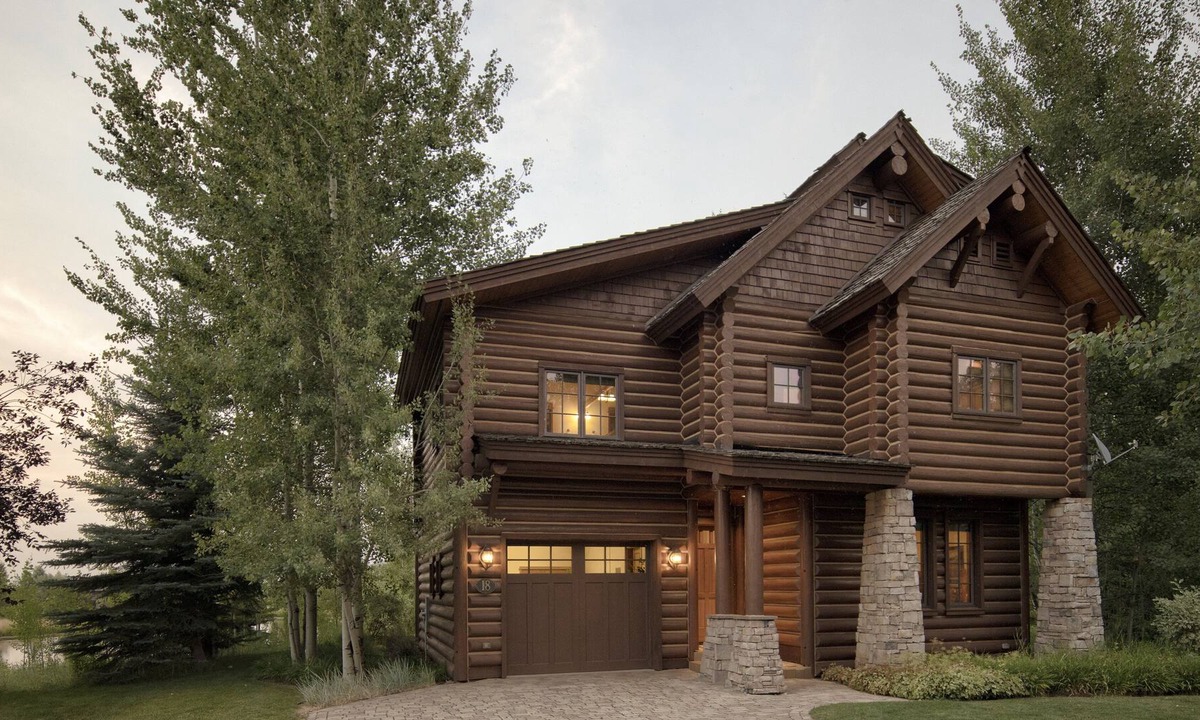 Victor House | Mahogany Dun Cabin. New 4 Bedroom Listing in Teton Springs, Victor, ID.