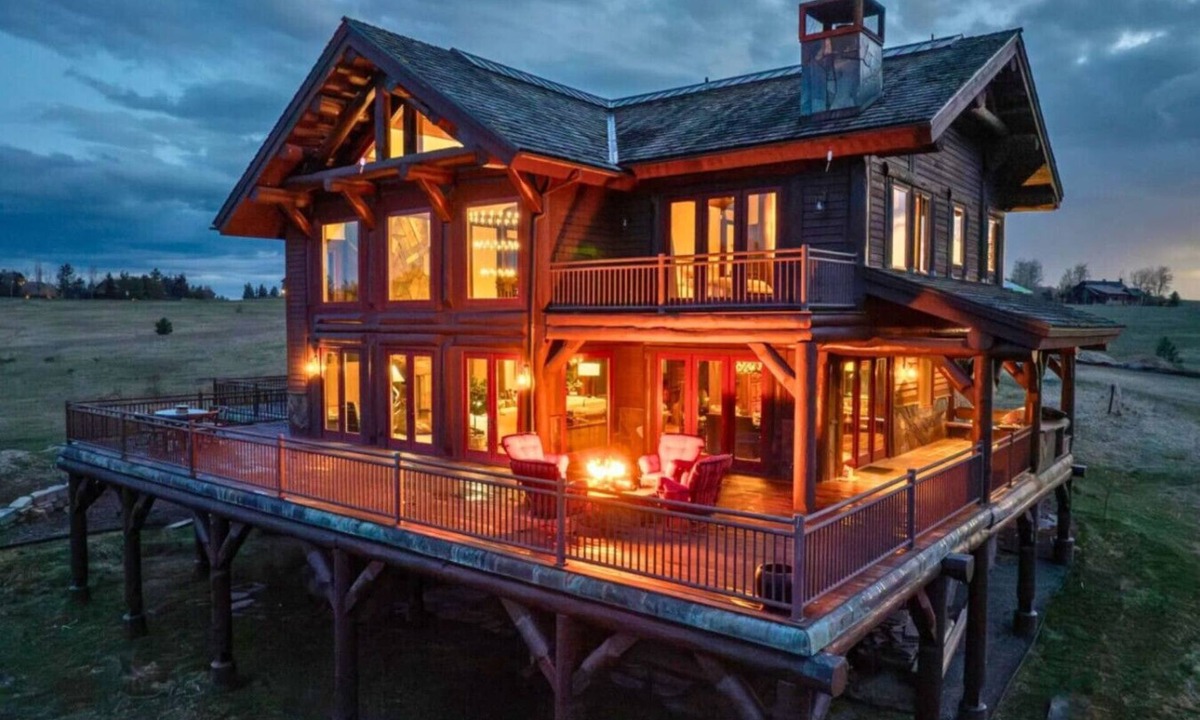 Coeur d'Alene House | Majestic Timber Frame + Sauna & Cold Plunge