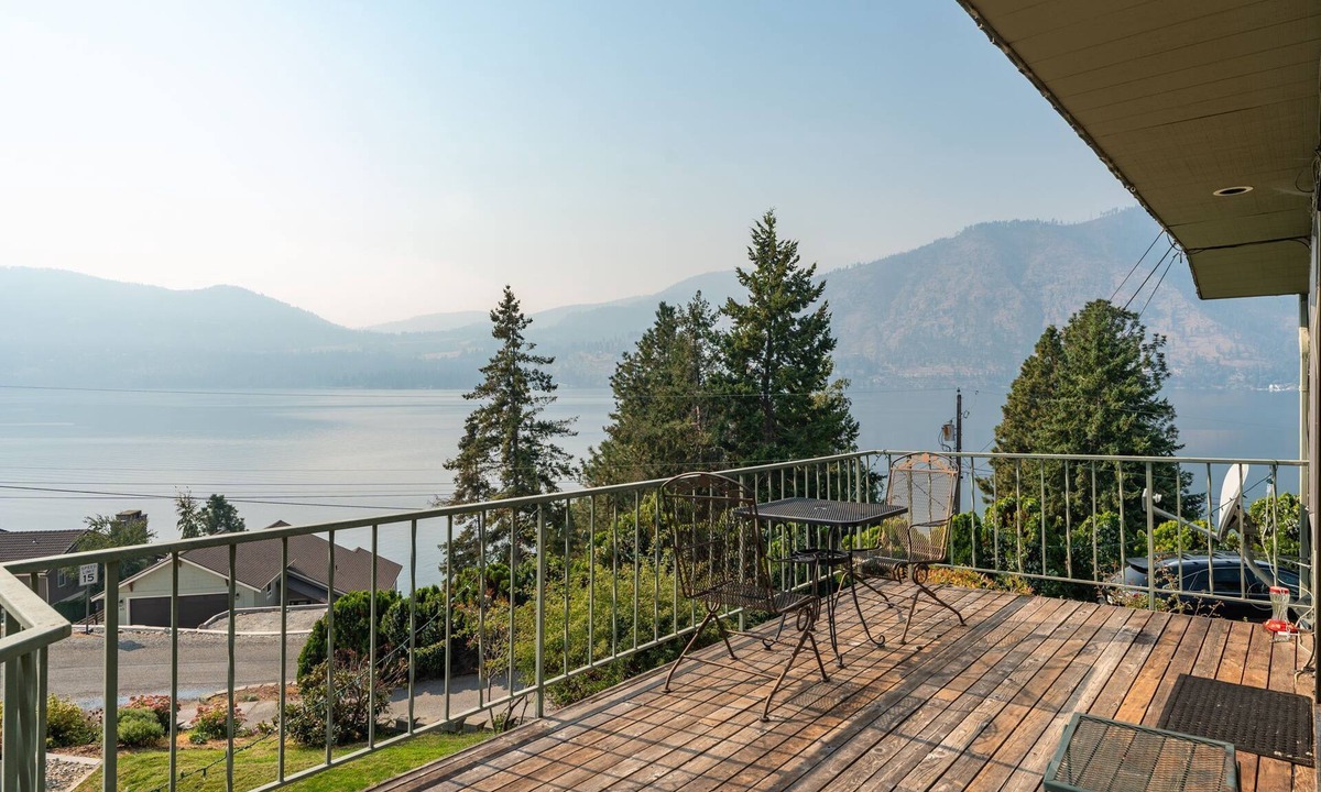 Willow Point House | Manson 3BR Lake Chelan View