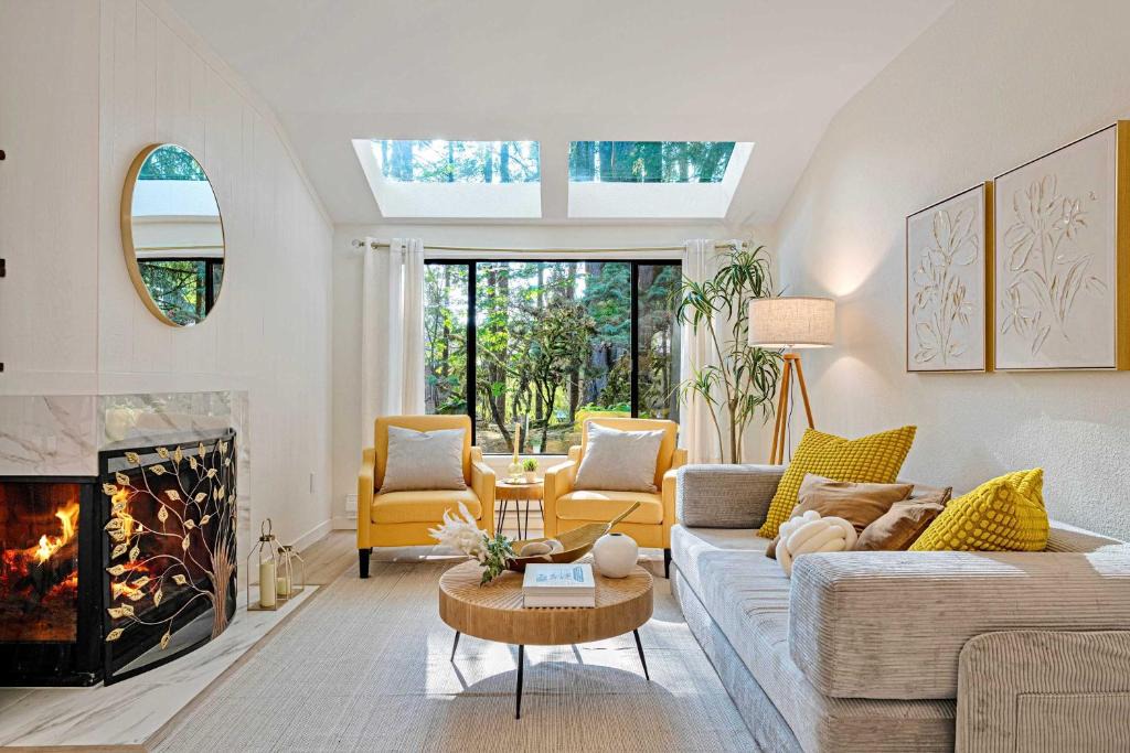 Bridle Trails House | Marbella Lane-Cozy Luxury Townhome near Microsoft
