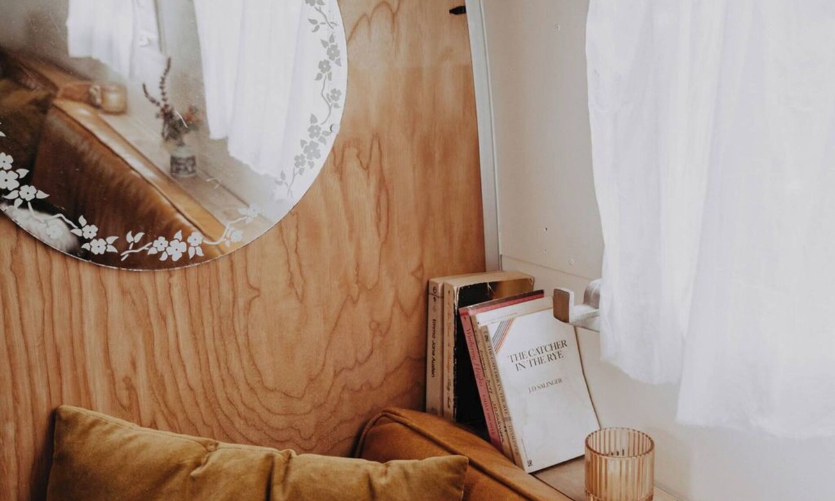 Foster - Powell House | Margaux · 1967 Airstream · Garden Glamping · PDX