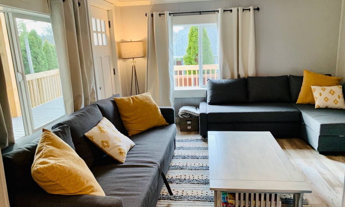 Brookings Cottage | Marvelous 1-bedroom cottage with AC in charming Brookings