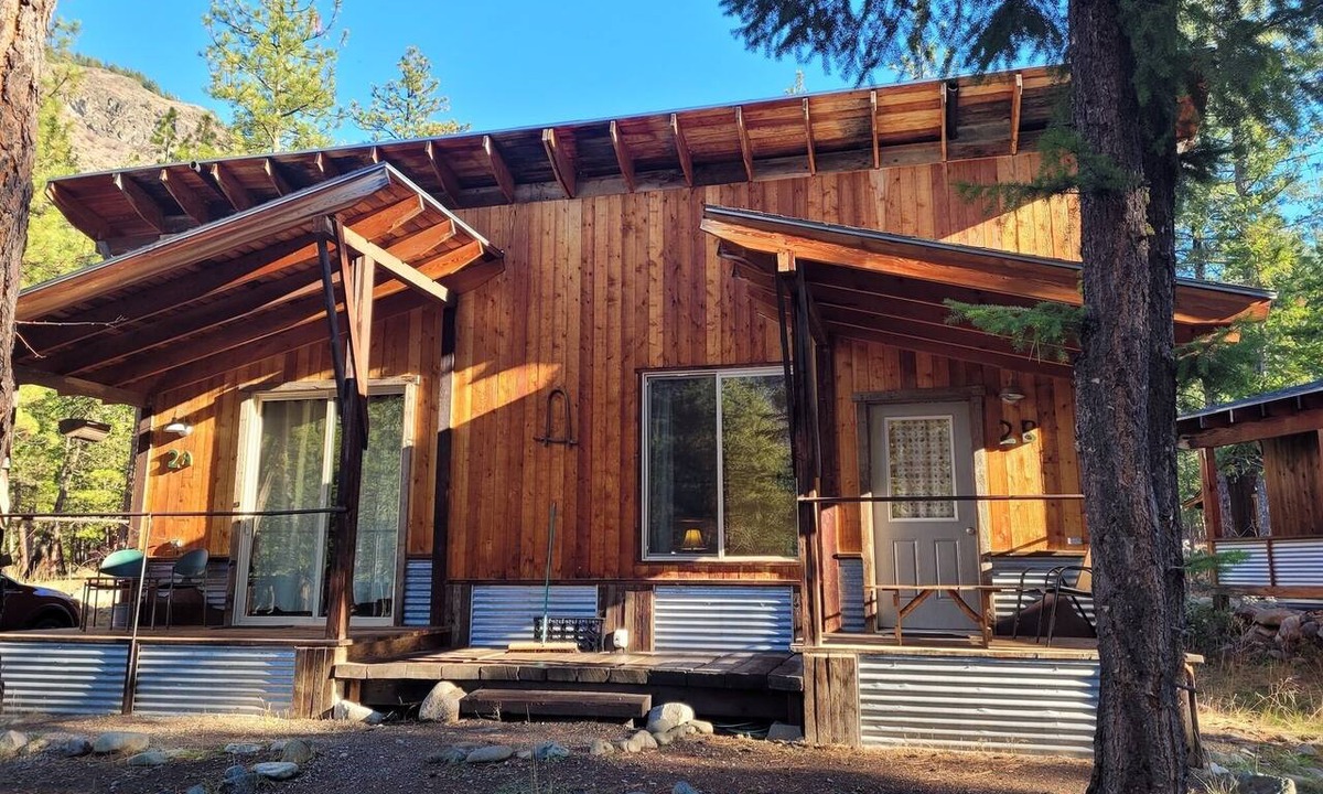 Mazama Cabin | Mazama Trails Duplex 2A-Close to North Cascades, Dog Friendly, Walk to Ski Trail