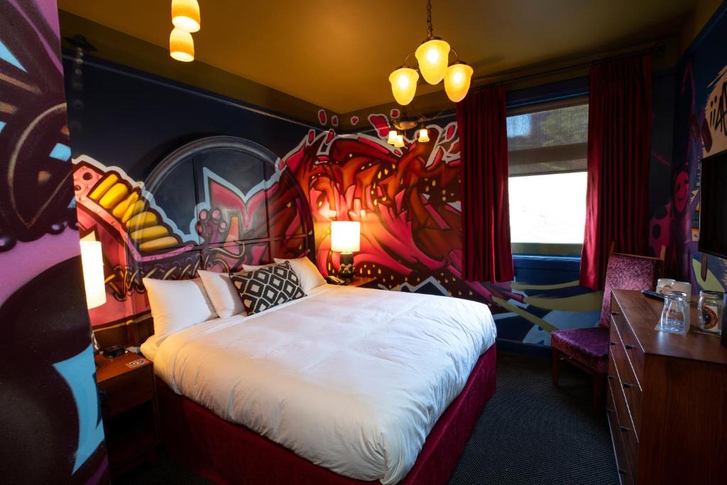 New Tacoma Hotel | McMenamins Elks Temple
