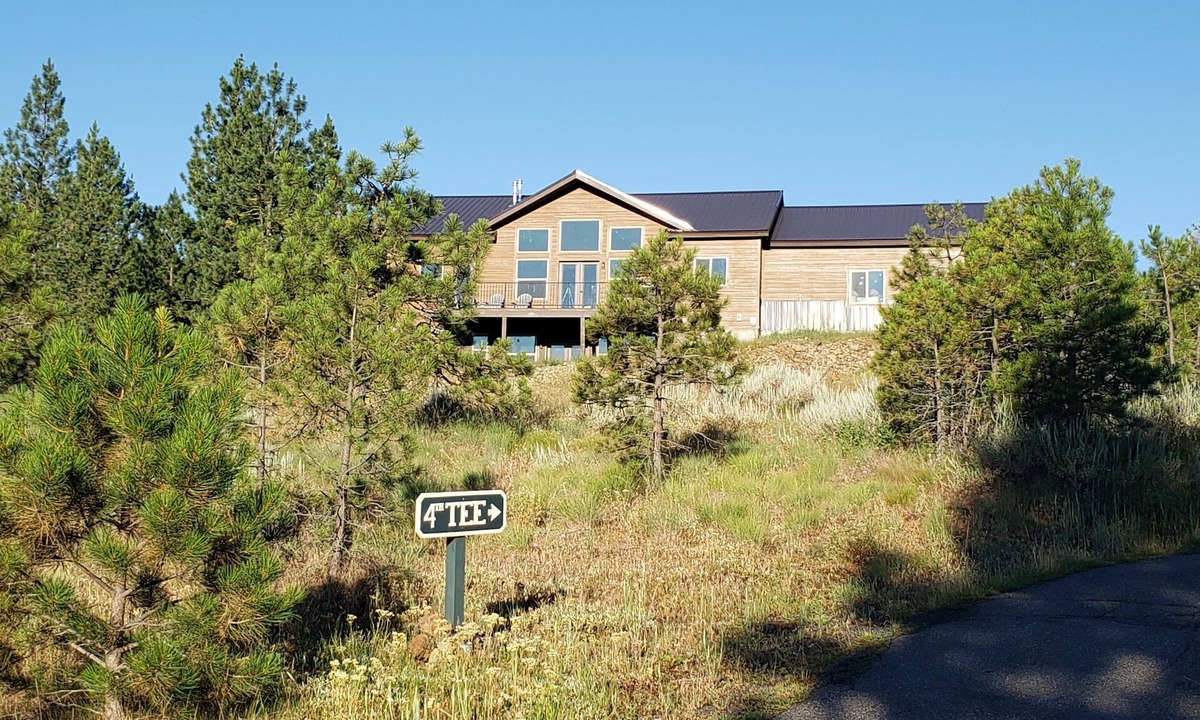 New Meadows House | Meadow Creek golf, sauna, views!