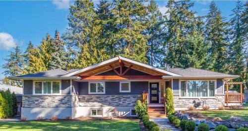 Mercer Island House | Mercer Island Modern Family-Friendly Home I-90