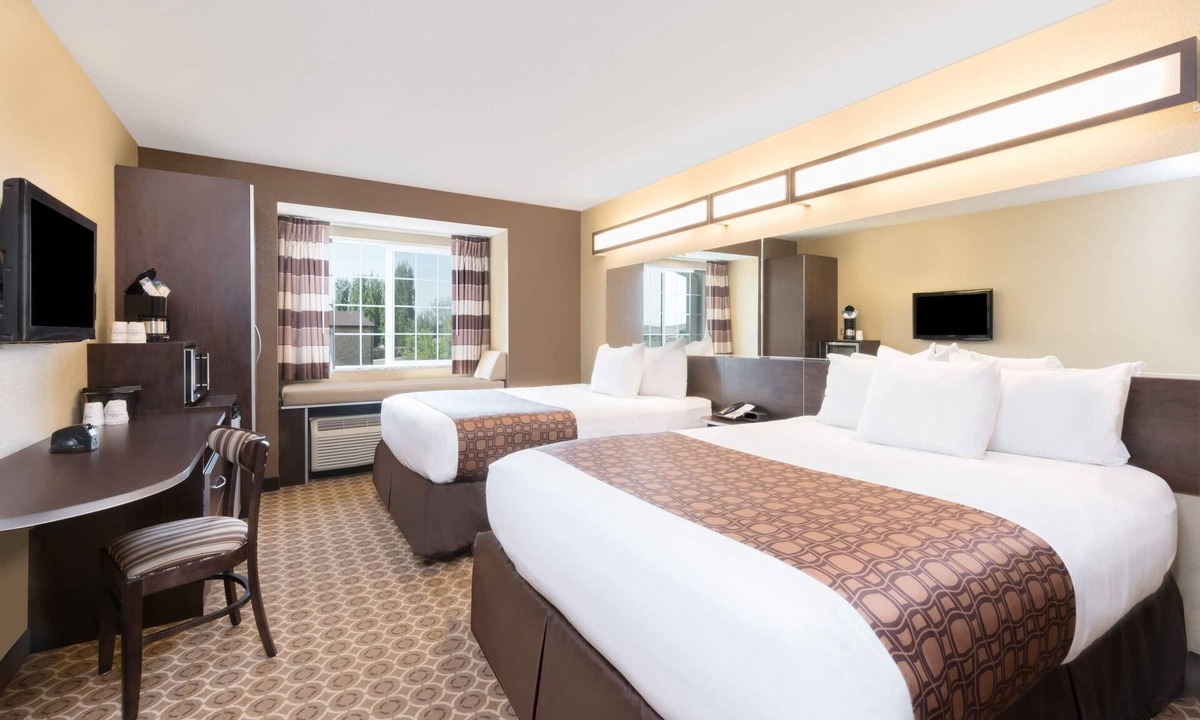 Dickinson Hotel | Microtel Inn & Suites by Wyndham Dickinson