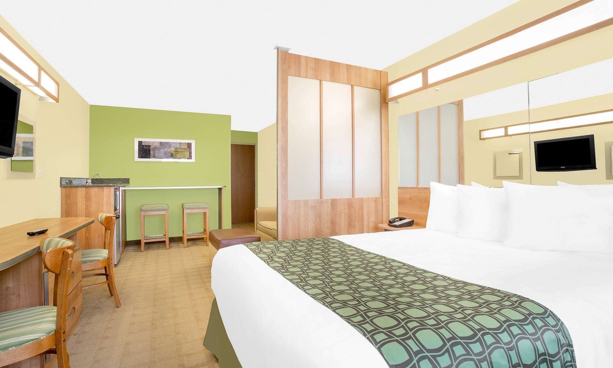 Florence Hotel | Microtel Inn & Suites by Wyndham Tuscumbia/Muscle Shoals