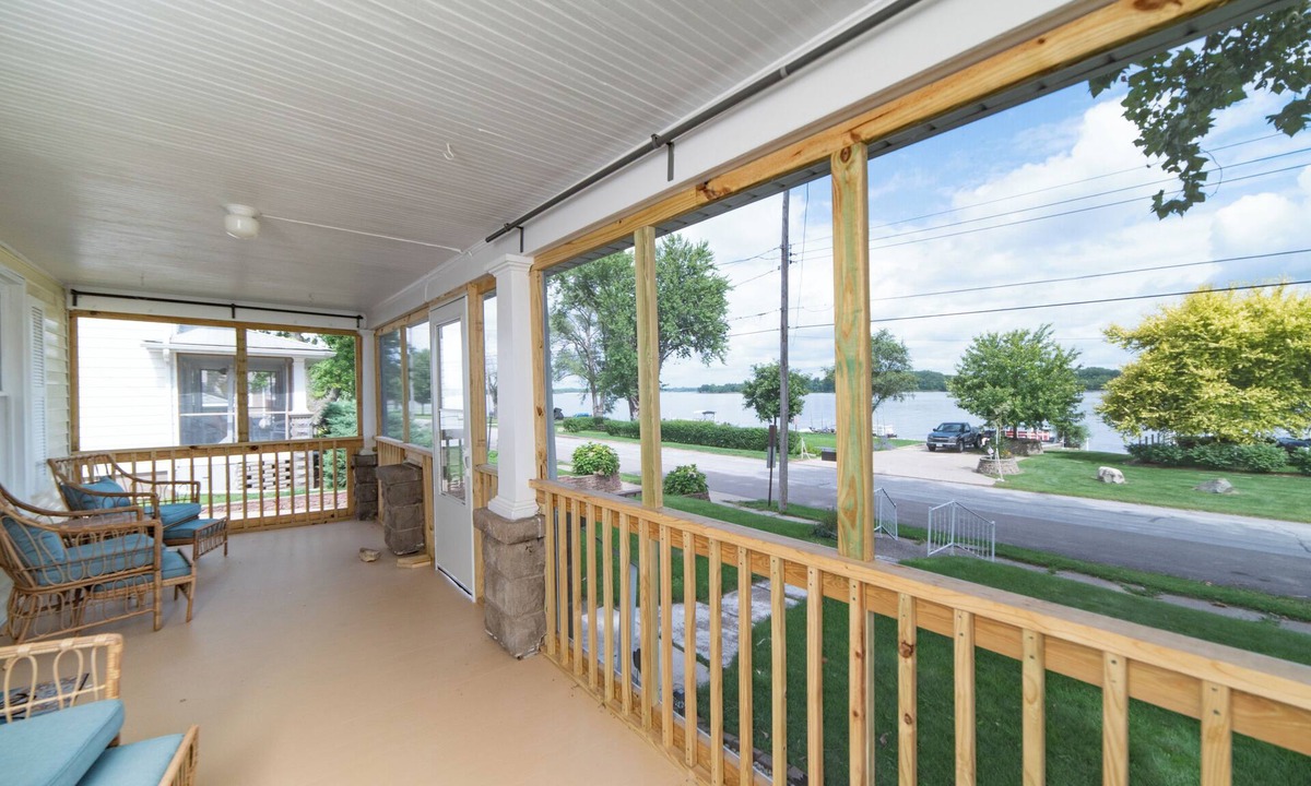 Princeton House | Mississippi Hideaway- Beautiful River Views! Relax & Unwind in this Cozy 3 Bdrm.