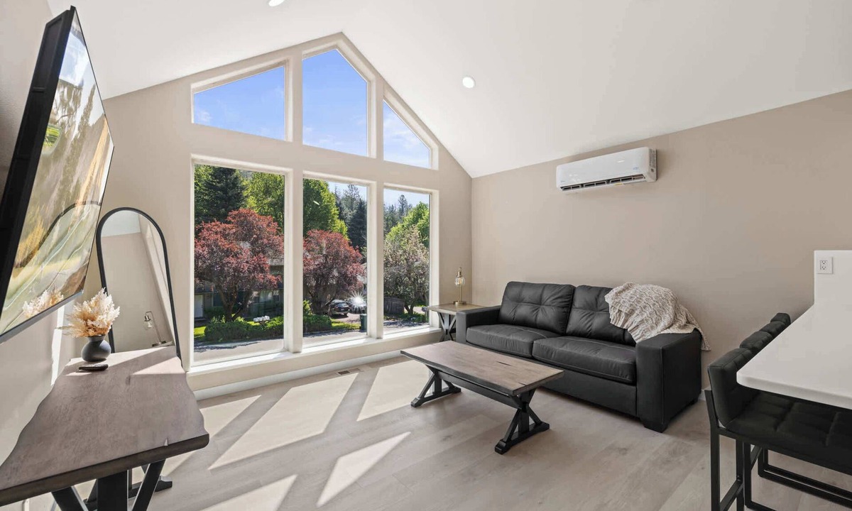 Coeur d'Alene Apartment | Modern 1BR With Garage and Yard Near Downtown CDA