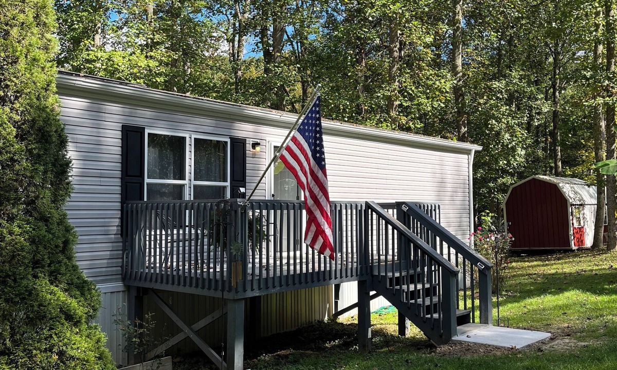 Pittsburg House | Modern 2-bdrm/2-bath mobile home, near Wildcat ATV Park, riders welcome! Wi-Fi!