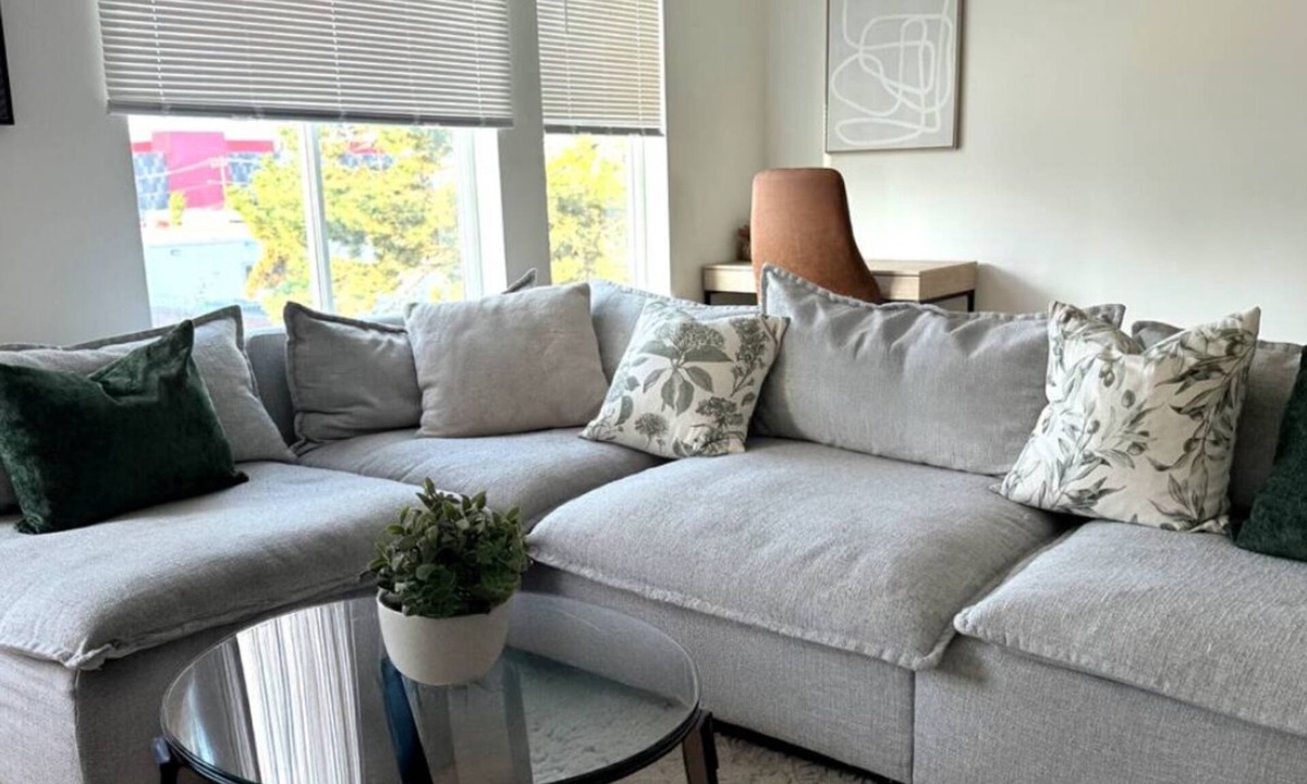 Eastside Apartment | Modern 2-bedroom apartment with AC, WiFi in Tacoma