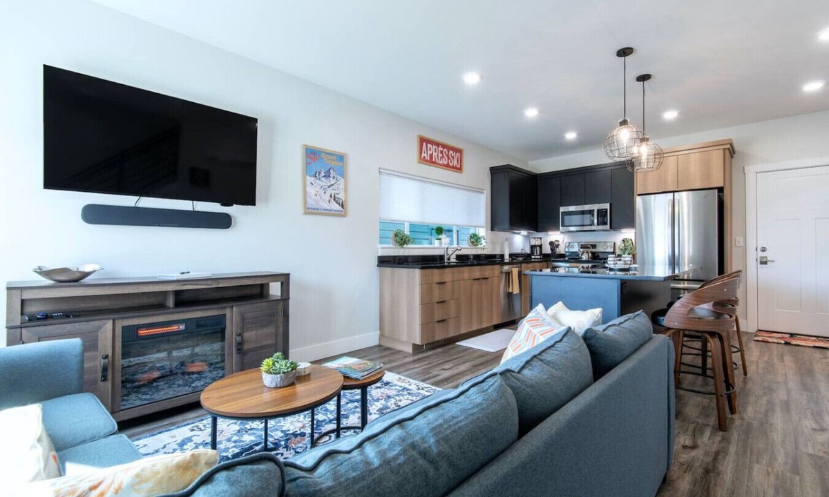 Driggs Villa | Modern 2-BR Townhome w/Garage, AC & Workspace