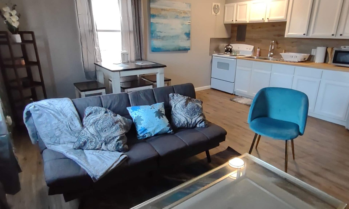 Garden District Apartment | Modern 2BR Apt in Buzzing Midtown CDA