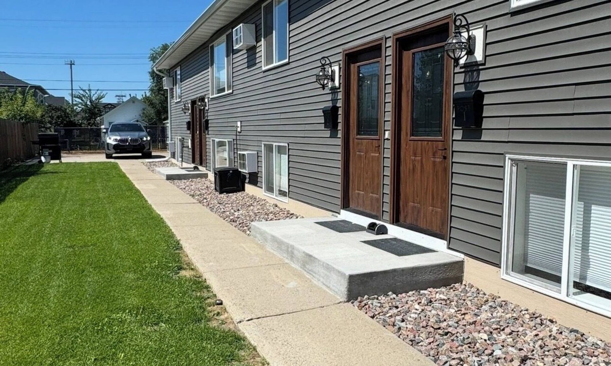 Williston Apartment | Modern 2BR Retreat Central Williston Location