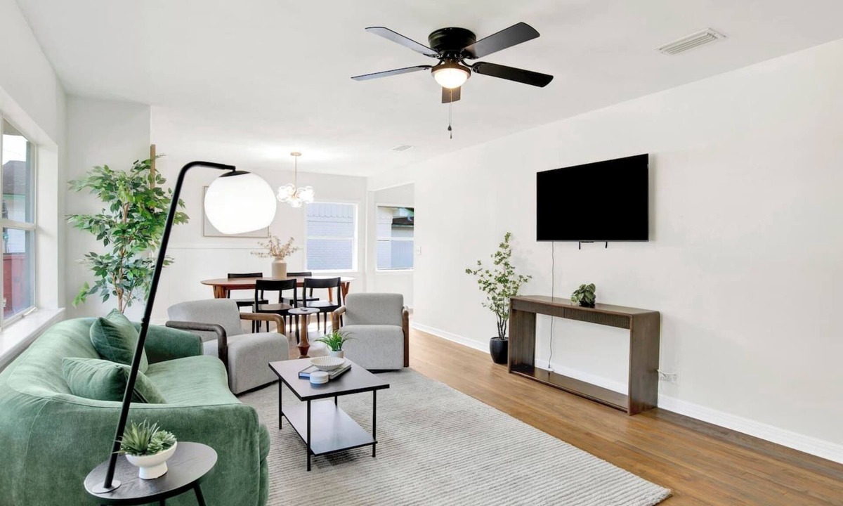 Mobile House | Modern 3BR Near Downtown | Perfect for Nurses
