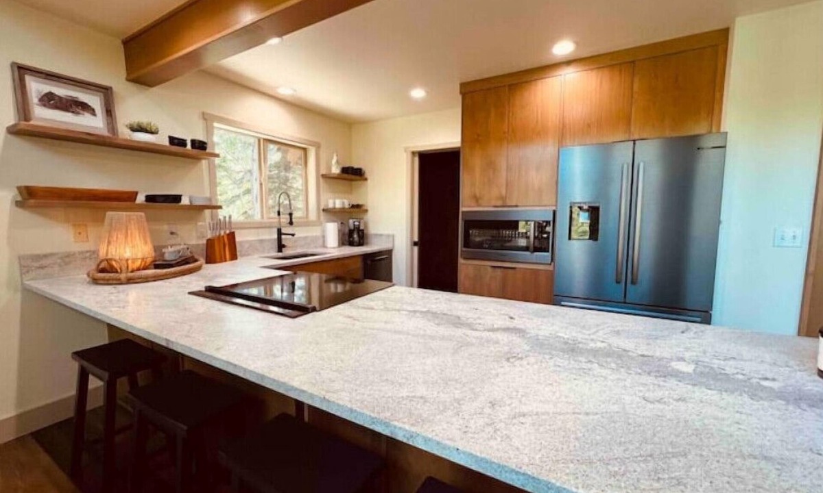 McCall Cabin | Modern Cabin - Walk to Town, Lake & Golf