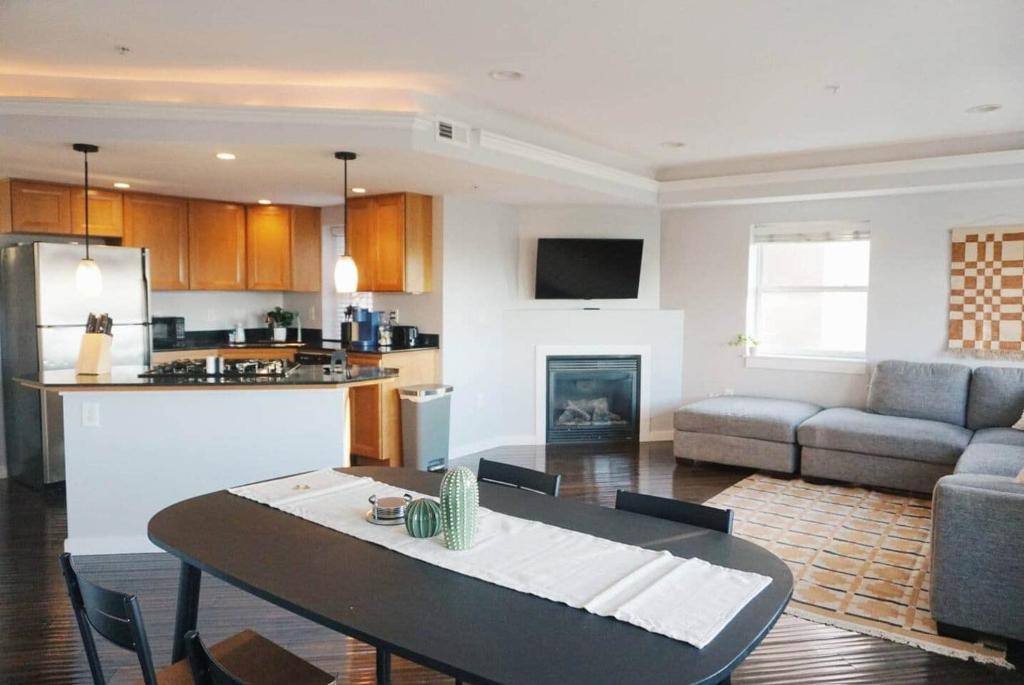 Downtown Salt Lake City Apartment | Modern Downtown Apartment Walk to Restaurants
