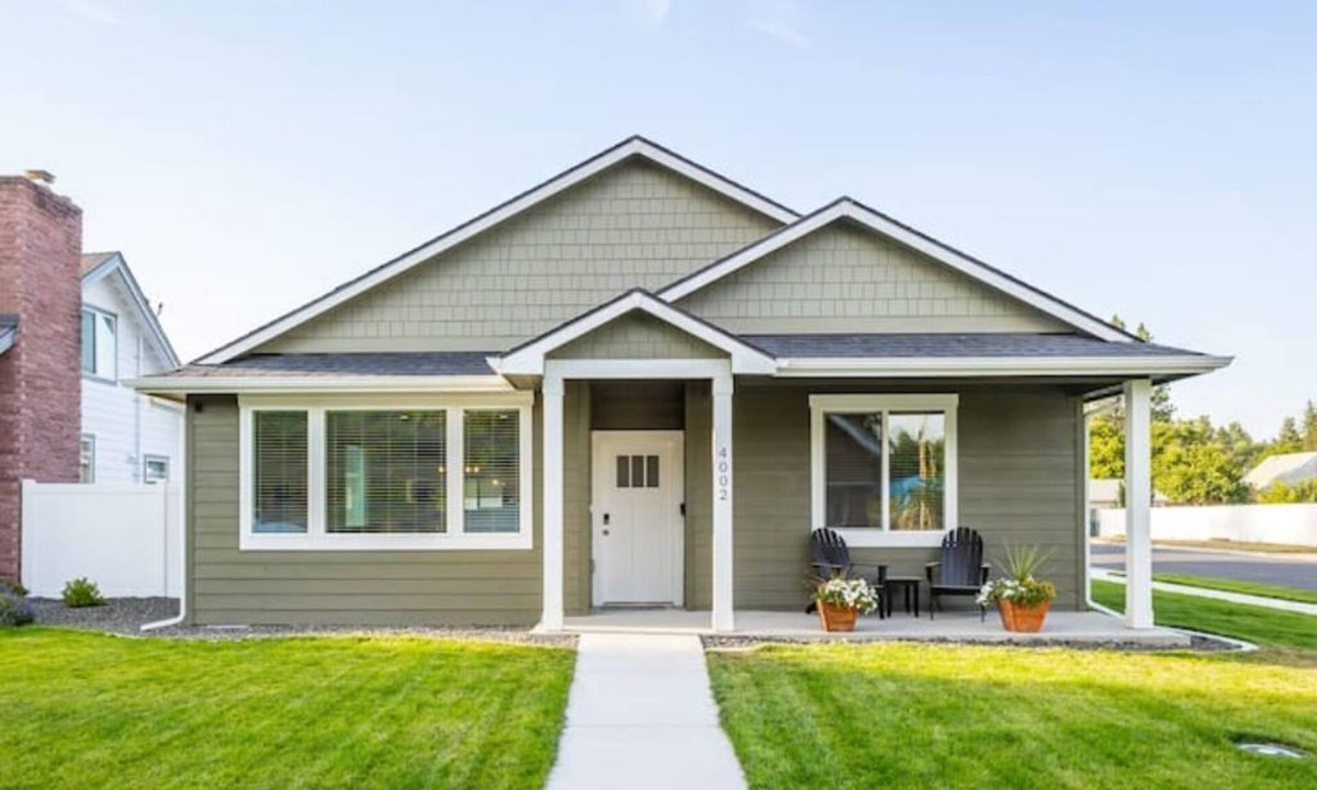 Spokane House | Modern Home Conveniently Located
