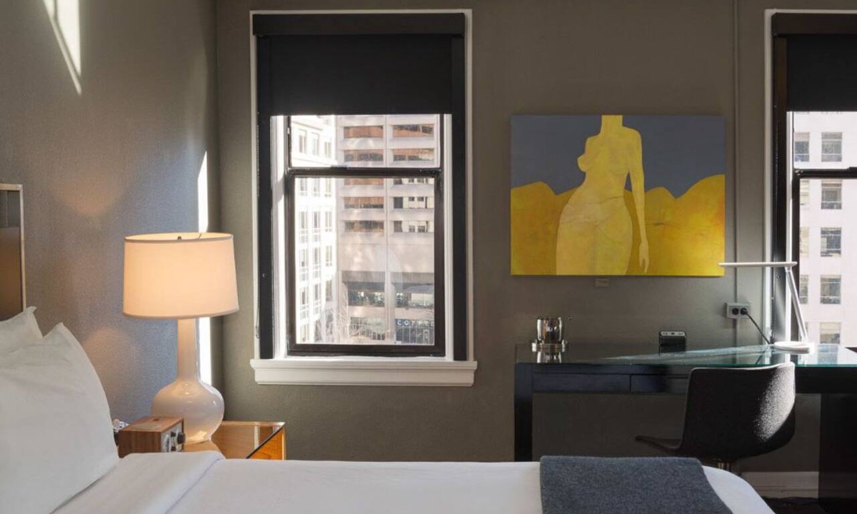 Belltown Hotel | Modern King | Original Artwork & Seattle Views