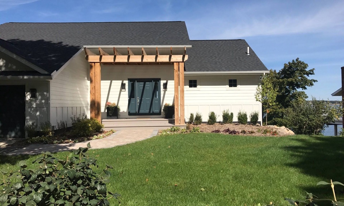 Whitehall House | Modern lakefront 5 bedroom, 4.5 bath home with dock, plunge pool