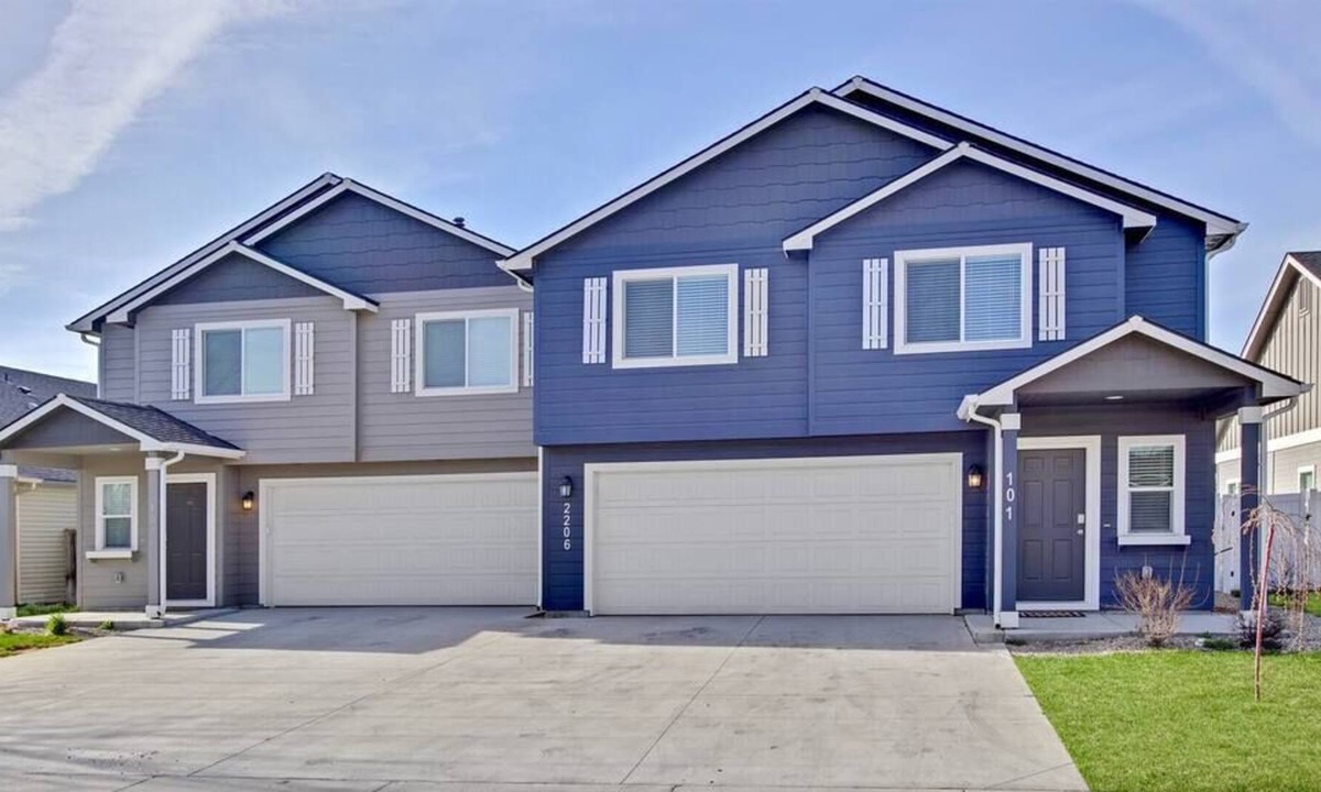 Caldwell House | Modern & Luxurious Private 6 Bedroom Duplex, Heart
