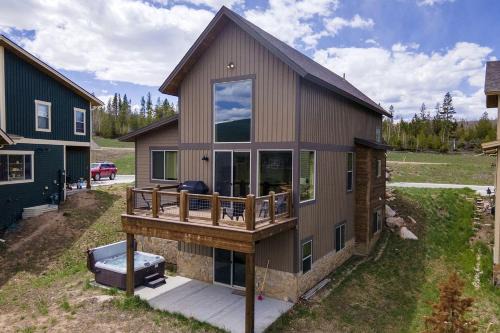 Winter Park House | Modern Mountain Cabin with Hot-Tub in Fraser, Colotado