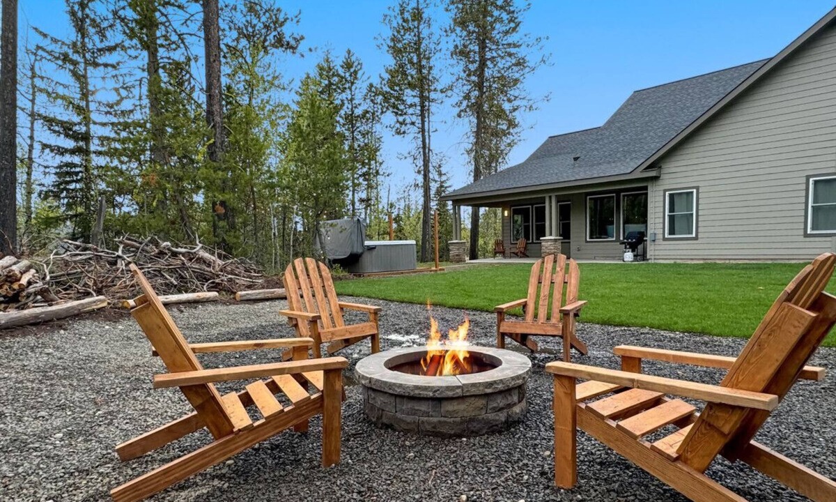 Donnelly House | Modern Mountain Retreat with Hot Tub