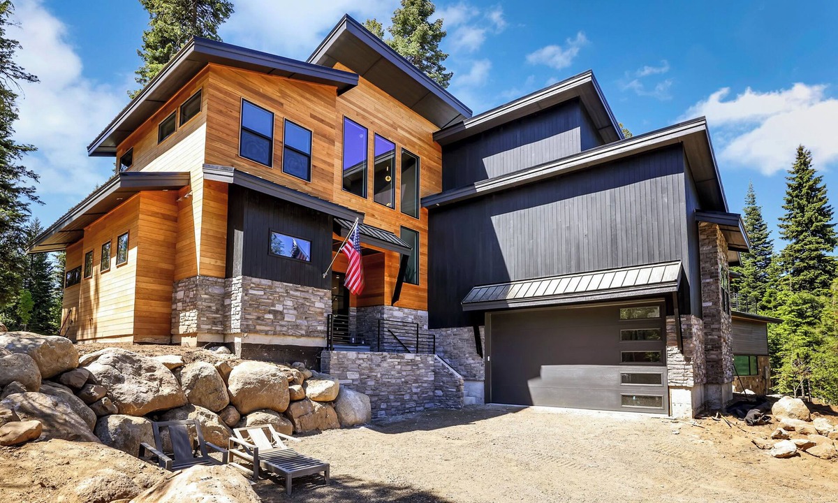 McCall House | Modern Mountain Wellness Retreat in McCall, Idaho: 4 Bed · 4.5 Bath · Sleeps 10