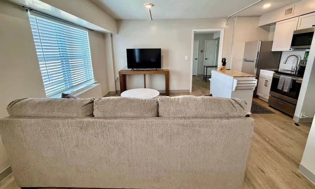 North Central Omaha Apartment | Modern Omaha Apartment Near Dining & Attractions