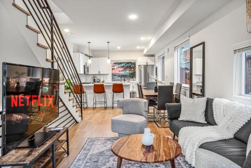 University District House | Modern Seattle Home w Rooftop Views - Near UW