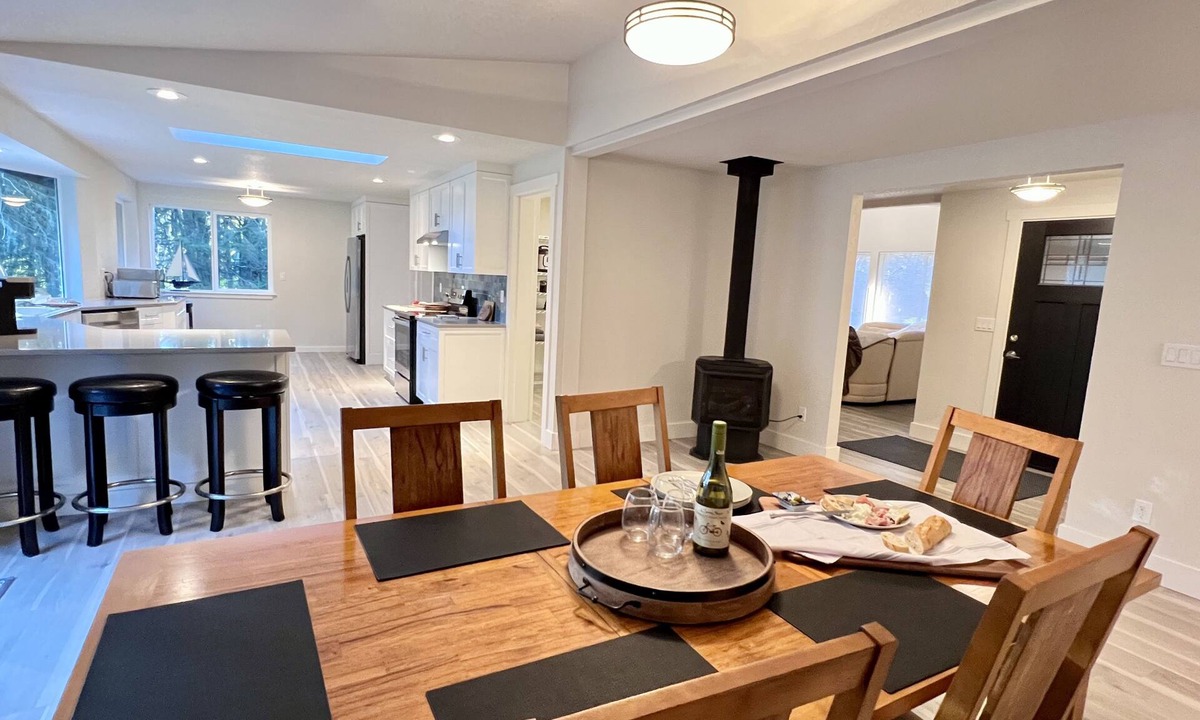 Poulsbo House | Modern, spacious, comfortable house on private lot - Hood Canal, Port Gamble