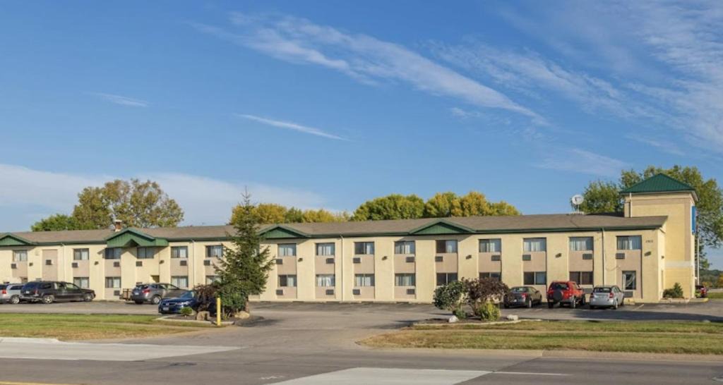 Moline Hotel | Moline Bell