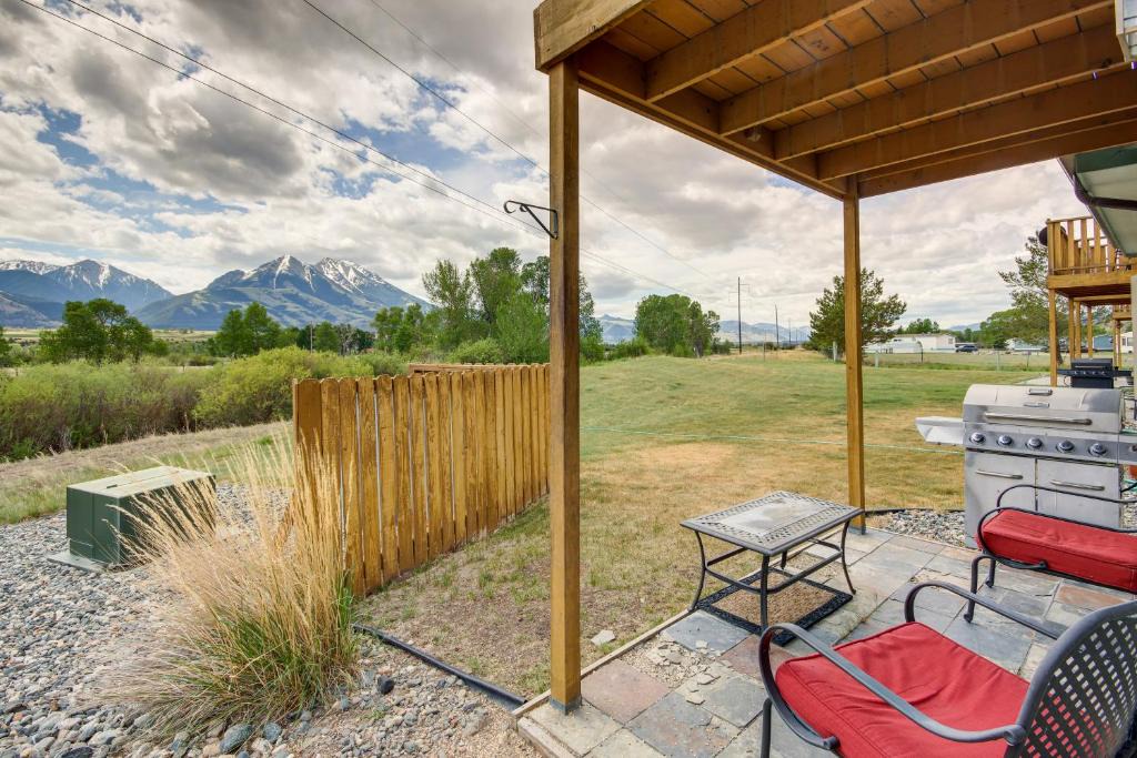 Emigrant House | Montana Vacation Rental: 32 Mi to Yellowstone!