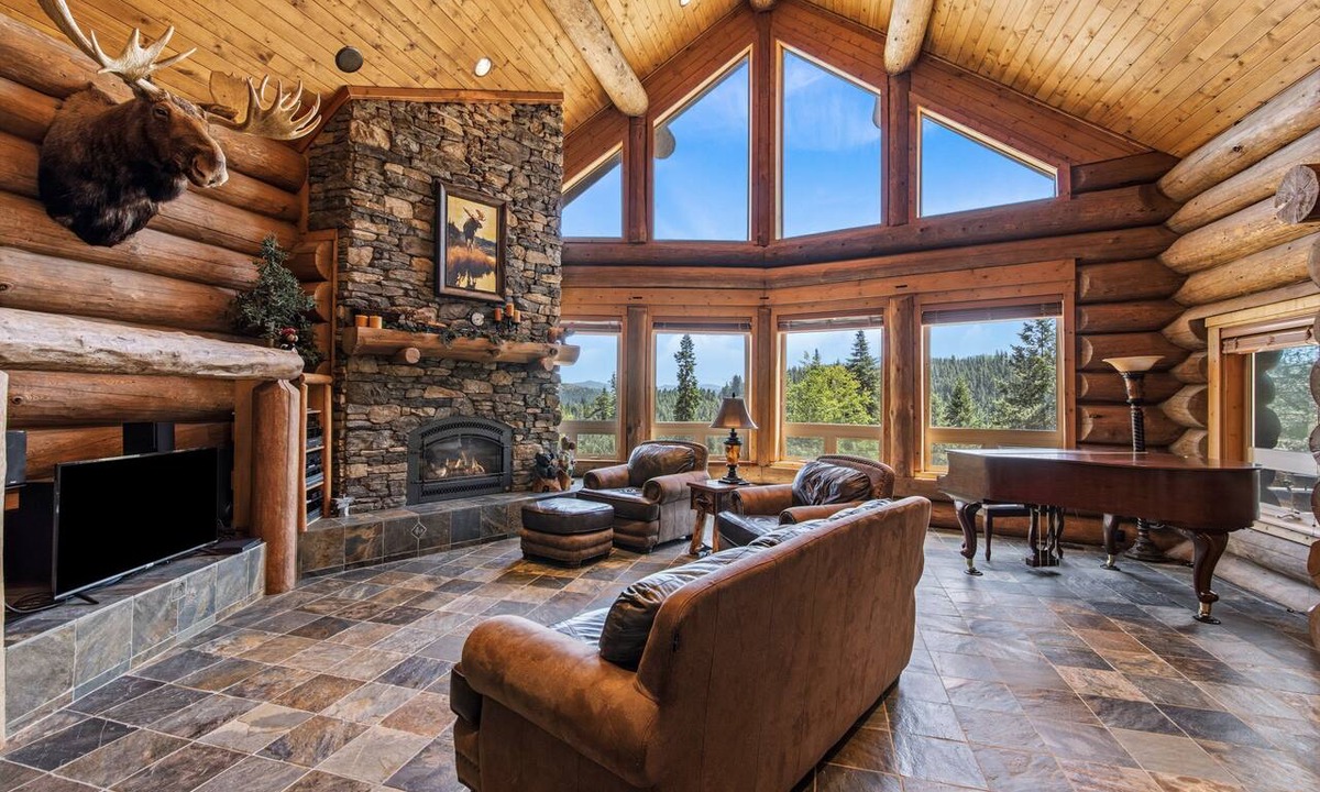 Kingston House | Moose Mountain Estate | Sleeps 24 | Zipline & More