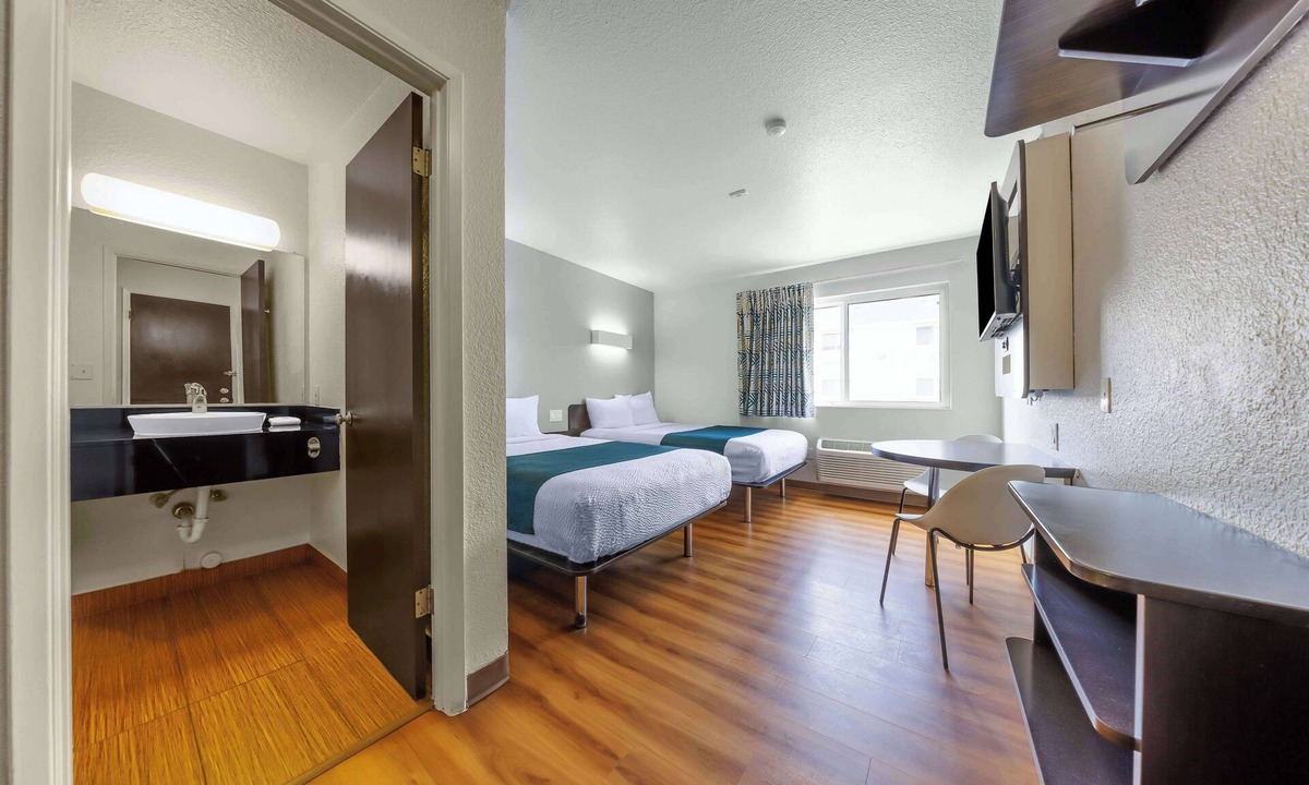 SeaTac Hotel | Motel 6 Seattle, WA - Sea-Tac Airport South