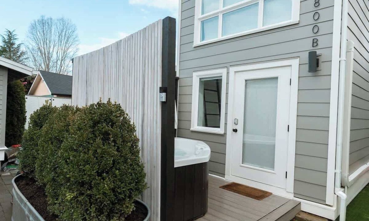 South Tabor House | Mount Tabor Loft With Hot Tub