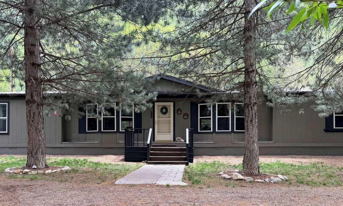 Irwin House | Mountain Retreat! Nestled in the serene beauty of Palisades, Idaho.