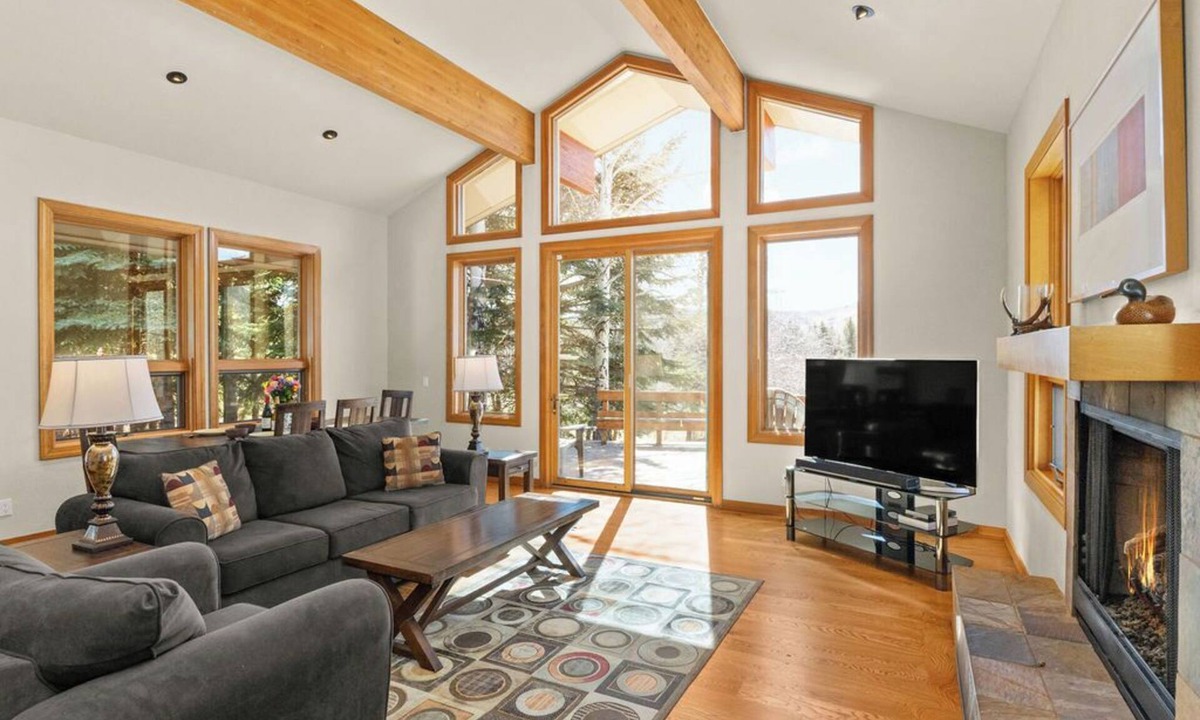 Hailey House | Mountain Sanctuary: Hot Tub, Sauna & 2.5 Acres,