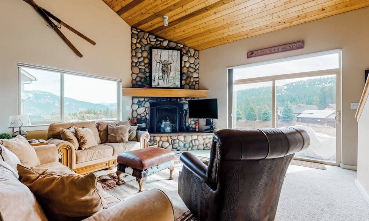Big Sky Condo | Mountain-view gem with fireplace, garage, washer/dryer & alfresco dining